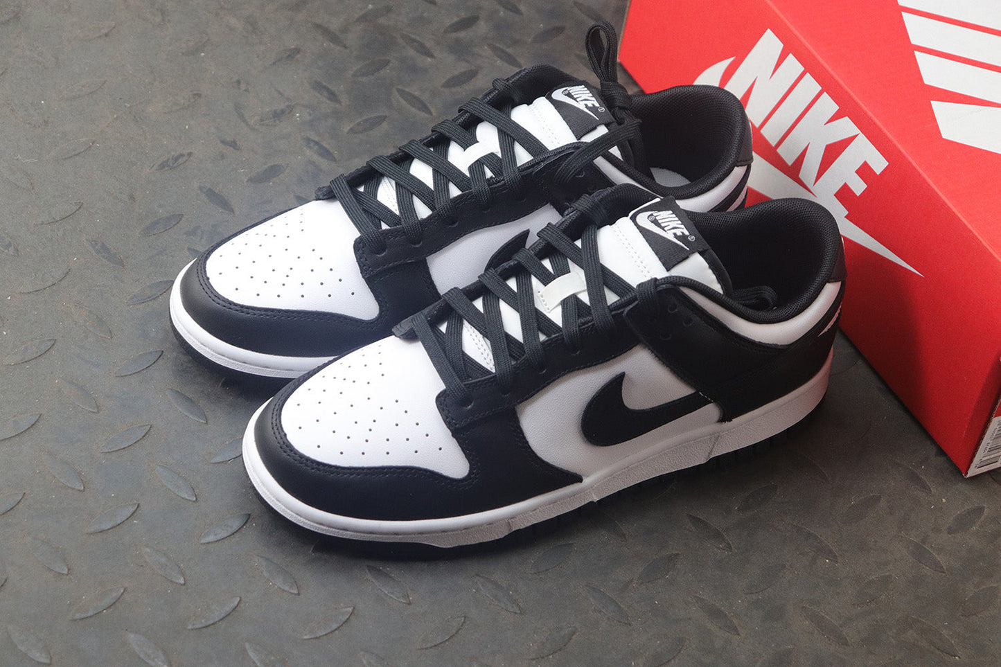 Nike Dunk Low Panda