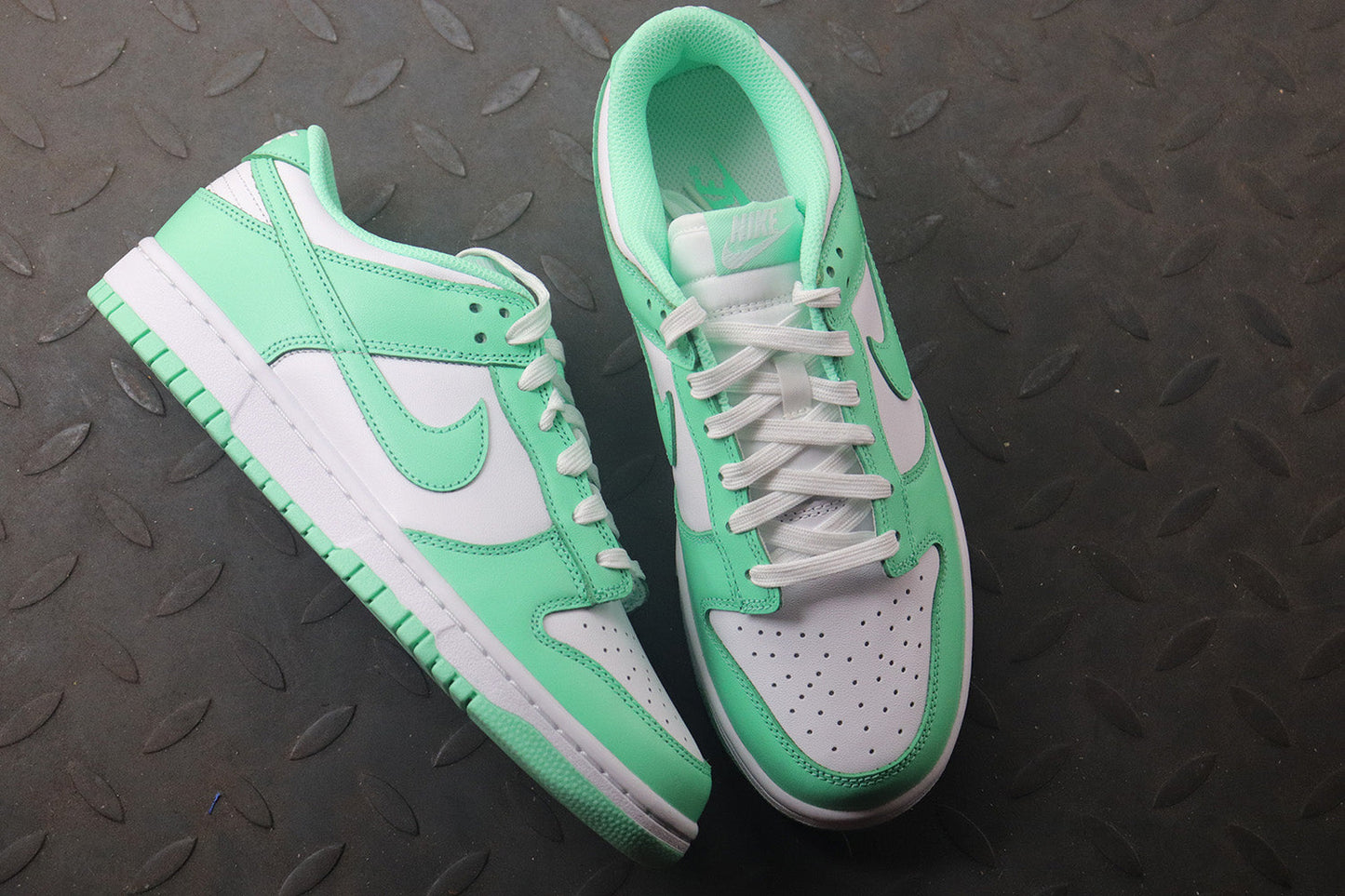 Nike Dunk Low Green Glow