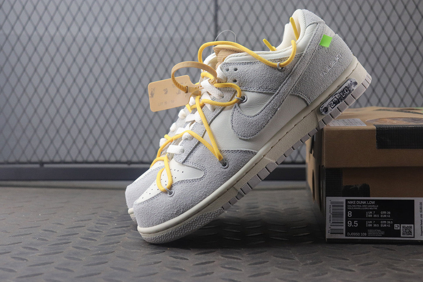 Off-White x Nike Dunk Low Lot 39 of 50